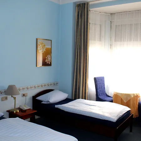 Hotel Am Roonplatz-3